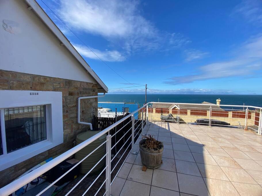 The Whalespotter On The Sea Villa Cape Town Exterior photo